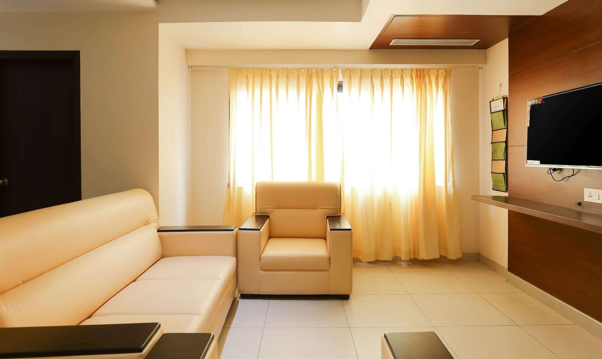 Treebo Trend Vijaya Grand Hotel Udupi Bagian luar foto